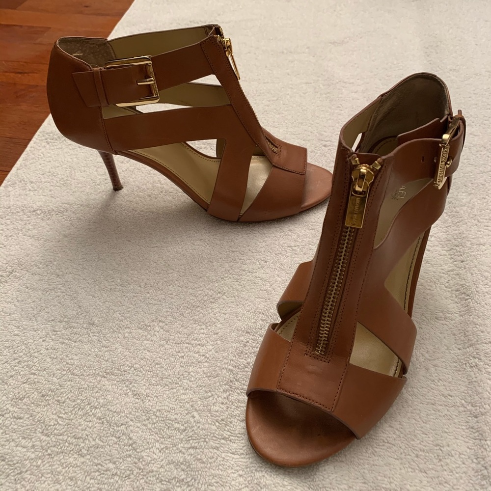 MK Michael Kors- Leather Zip Front Sandal sz 10M